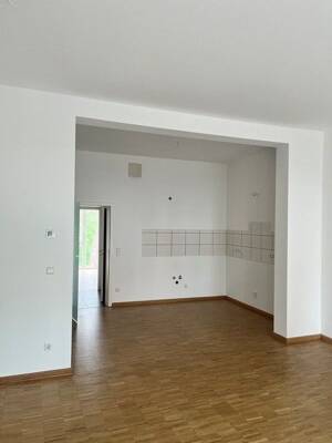 Moderne, frisch renovierte 3-Zimmer-Wohnung mit Balkon, Aufzug und Stellplatz in begehrter Lage von Fürth-Atzenhof – 90768 Fürth – Vorschaubild 5
