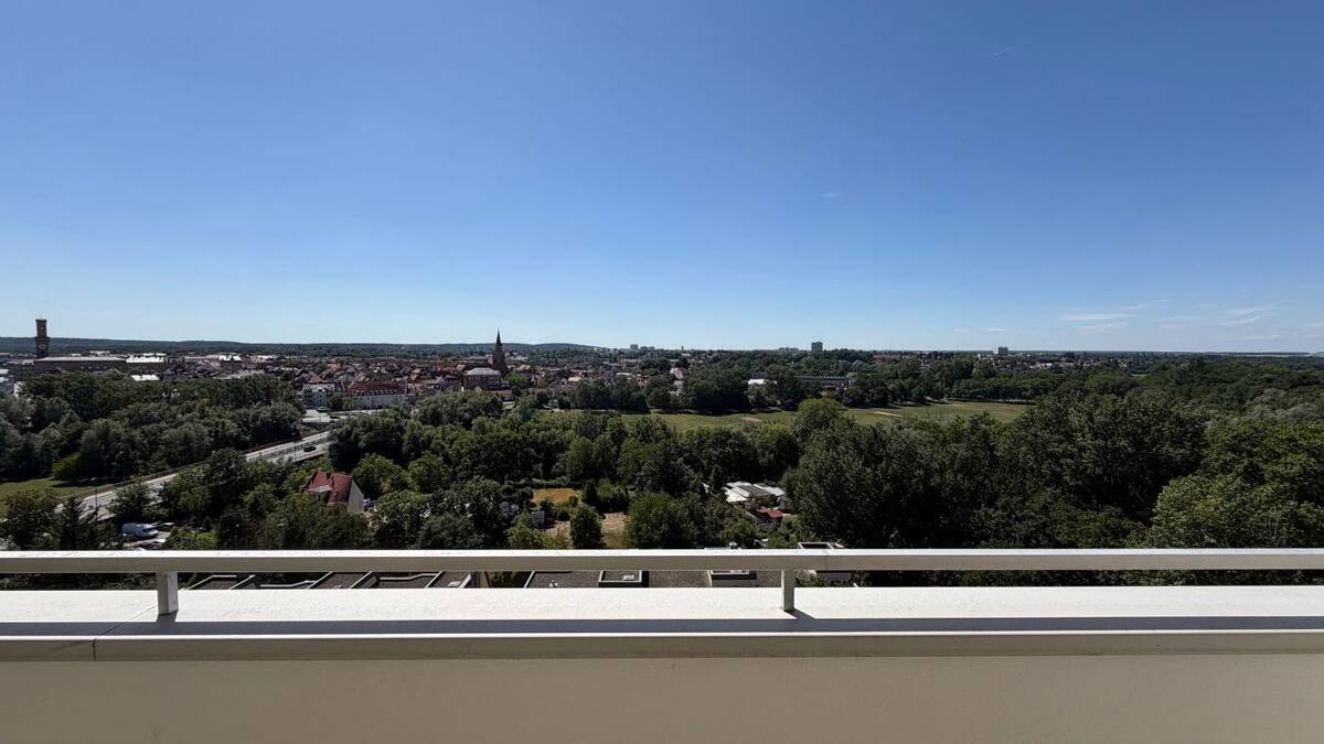 3 Zimmmer . Panoramablick . komplett saniert . – 90765 Fürth – Bild 1 von 9