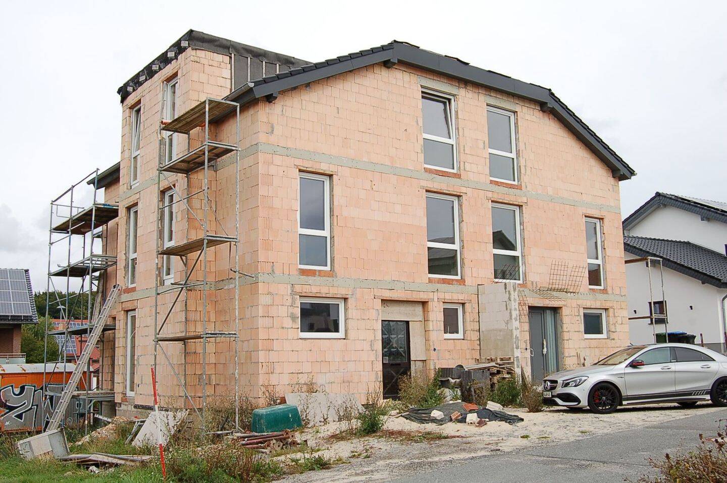 Projekt für Bauträger: 2 Haushälften zum Fertigstellen – Marsberg – Bild 1 von 9