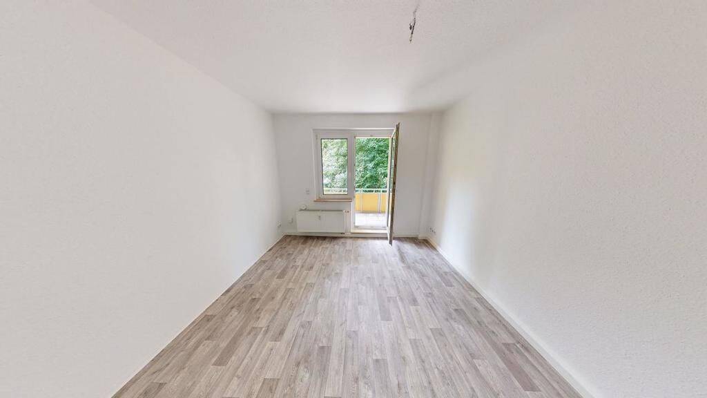Mit Blick ins Grüne gelegene 2-Raum-Balkonwohnung – Chemnitz – Vorschaubild 2