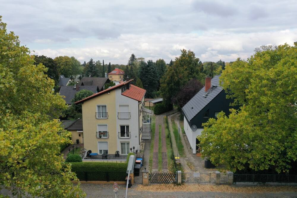 Großes 8 Zi.- Haus für Wohnen oder Beherbergung mit weiterer 4 Zi.-Ferienwohnung