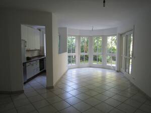 Wunderschöne 2-Zimmerwohnung im EG mit eigenem Gartenanteil und einem Duplexstellplatz (oben) in Alt-Solln. Prov.frei ! – 81479 München – Vorschaubild 2