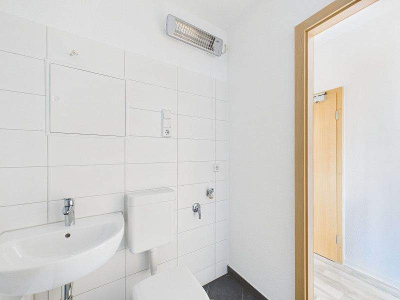 2-Raum-Wohnung mit Balkon auf dem südlichen Sonnenberg – Chemnitz – Vorschaubild 3