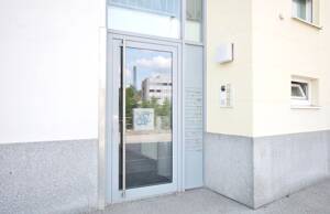 "Ein Ort der Ruhe, Eleganz und Lebensqualität" Exklusives Wohnen mit privatem Gartenensemble und überdachter Terrasse – 94032 Passau – Vorschaubild 3