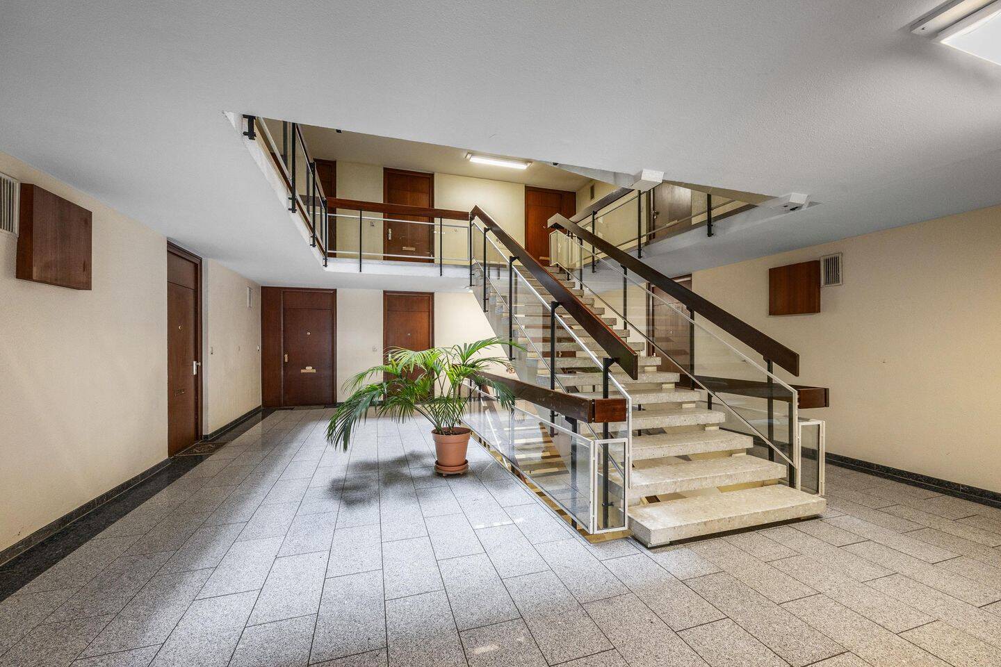 Renovierungsbedürftige 2-Zimmer-Wohnung am Petuelpark – München – Vorschaubild 9