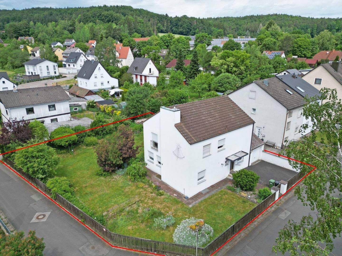 Architektenhaus (Steinkirchner) in sehr ruhiger Lage – Westterrasse, großer Garten & neue Heizung (2025)