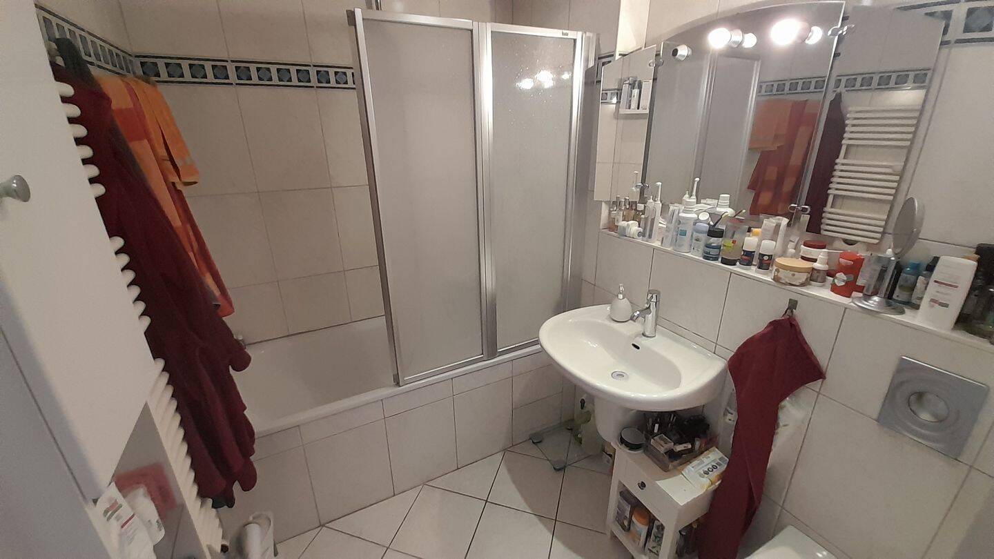 Stilvolle 3-Zimmer-Eigentumswohnung und Tiefgaragenstellplatz in bester Lage von Düsseldorf-Bilk – Düsseldorf – Vorschaubild 9