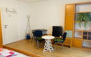 Wohnen auf Zeit Stuttgart Plieningen im möblierten WG-Zimmer Nähe Uni Hohenheim – 70599 Stuttgart – Vorschaubild 2