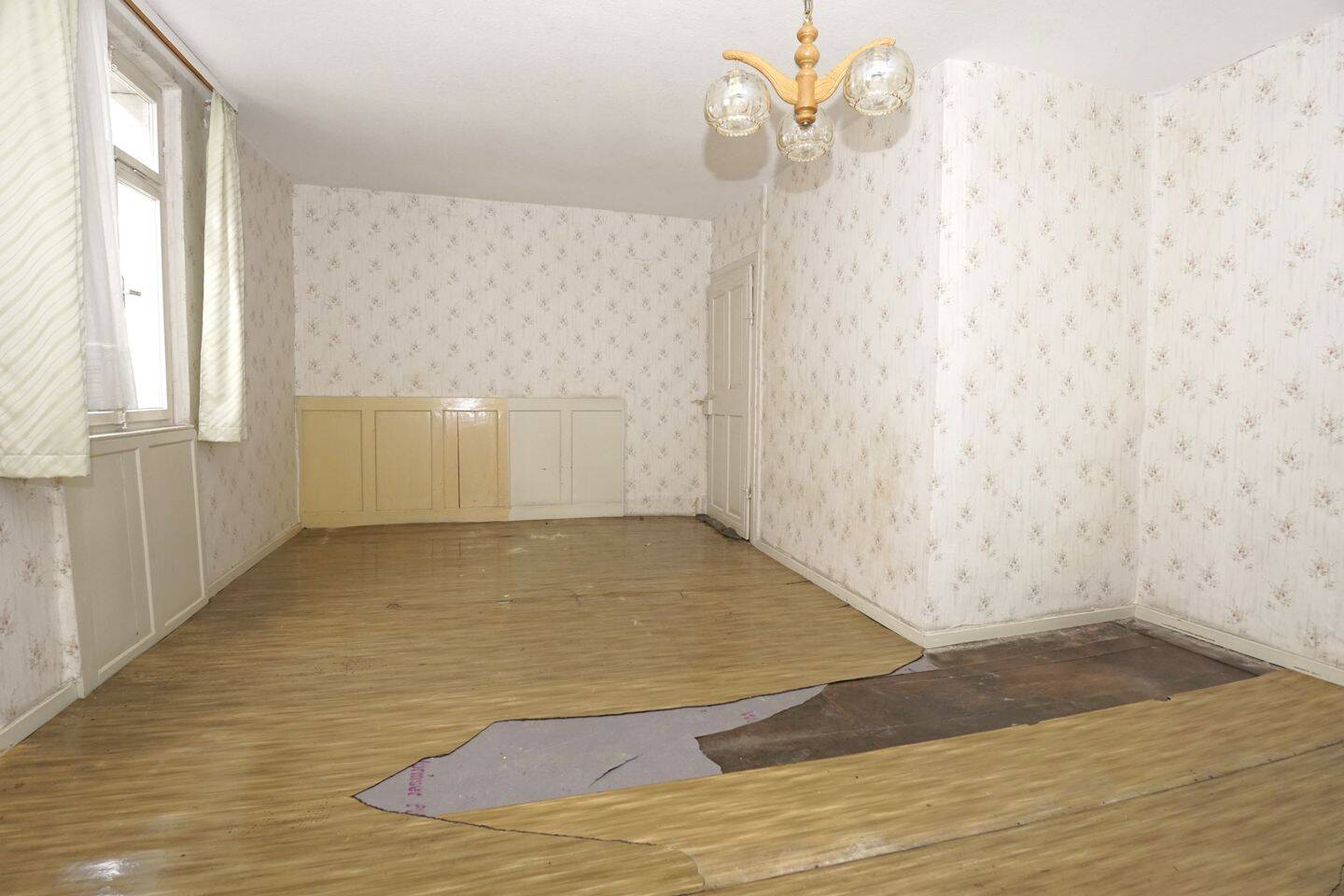 Charmantes kleines Reihenmittelhaus, sanierungsbedarf. – Lambrecht – Vorschaubild 4