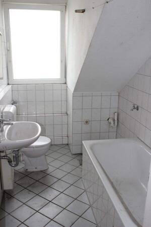 DUISBURG RHEINHAUSEN FRIEMERSHEIM WUNDERSCHÖNE 3 ZKB DACHGESCHOSS-WOHNUNG IN RUHIGER LAGE – 47229 Duisburg – Vorschaubild 6