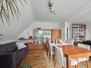 2-Zimmer-Dachgeschosswohnung mit Weitblick in Bad Vilbel - modern, stilvoll, mit besonderem Ausblick – 61118 Bad Vilbel – Vorschaubild 2