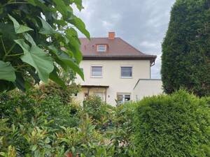 Diskrete Vermarktung- Gepflegte Doppelhaushälfte mit Garage, in bester Wohnlage des Ostviertels von Gera.