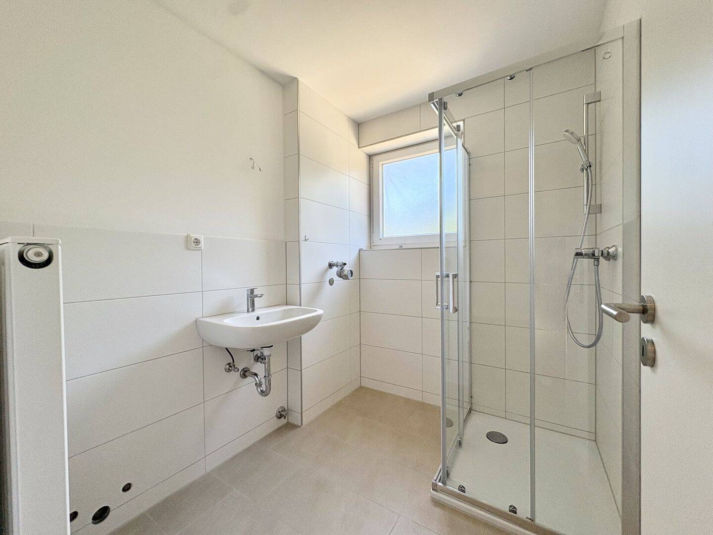 Frisch renovierte 2-Zi.-ETW mit Garagenstellplatz und Loggia in sehr gepflegter Wohnanlage – Ingolstadt – Vorschaubild 7