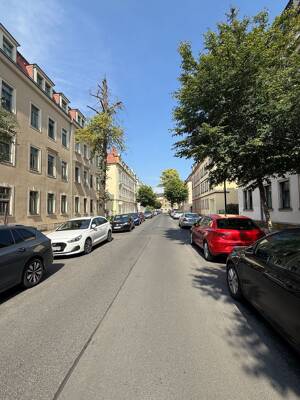 Helle 2,5 Zimmer Wohnung zur Miete mit Parkettboden ! – 1127 Dresden – Vorschaubild 2