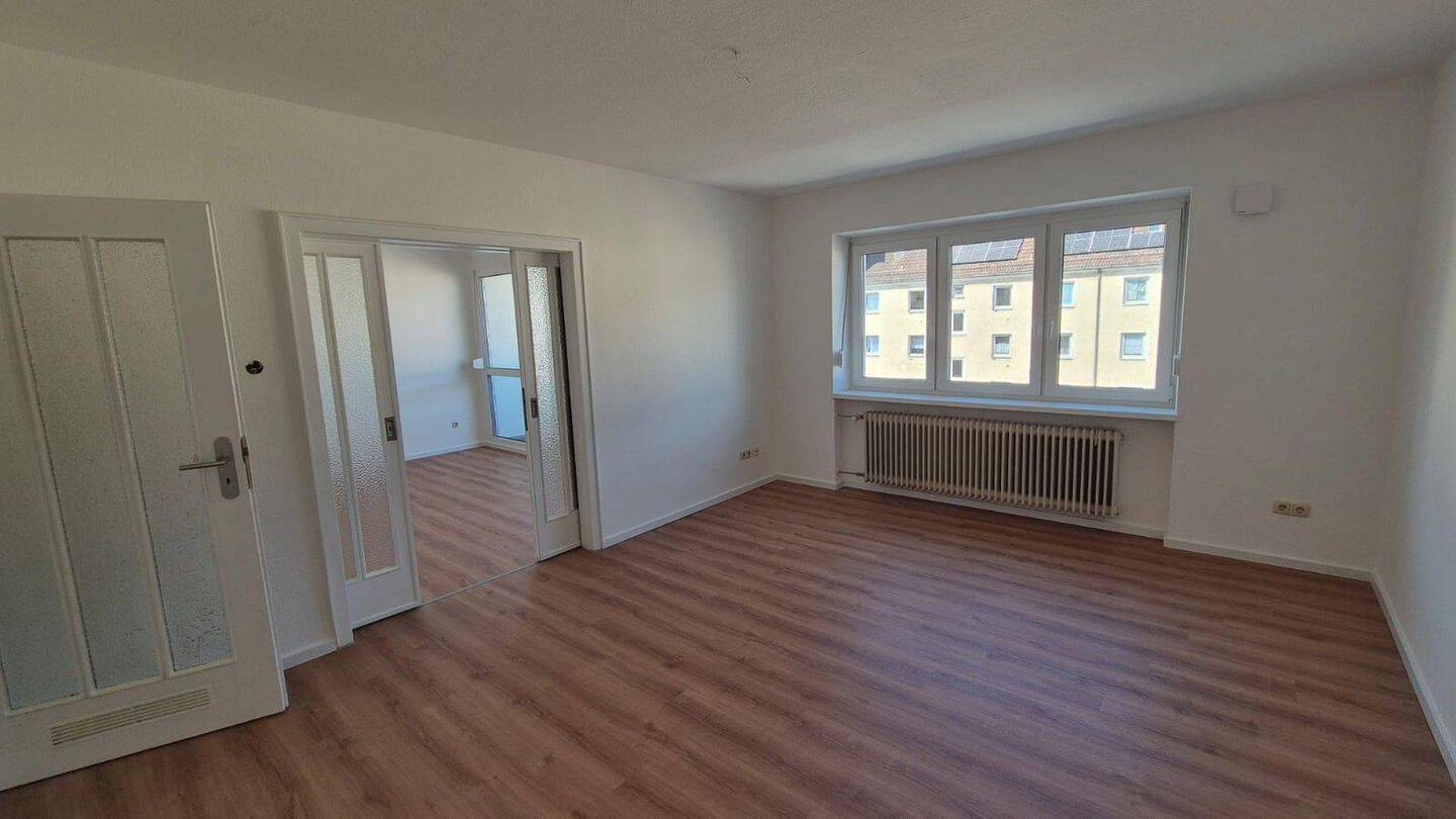 Frisch renovierte 3-Zimmer-Wohnung mit Balkon im energetisch modernisierten Mehrfamilienhaus – Nürnberg – Vorschaubild 4
