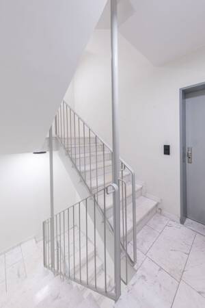 Vermietete 2-Zimmer-Eigentumswohnung mit Loggia und Balkon mitten in Eimsbüttel – 20259 Hamburg – Vorschaubild 7