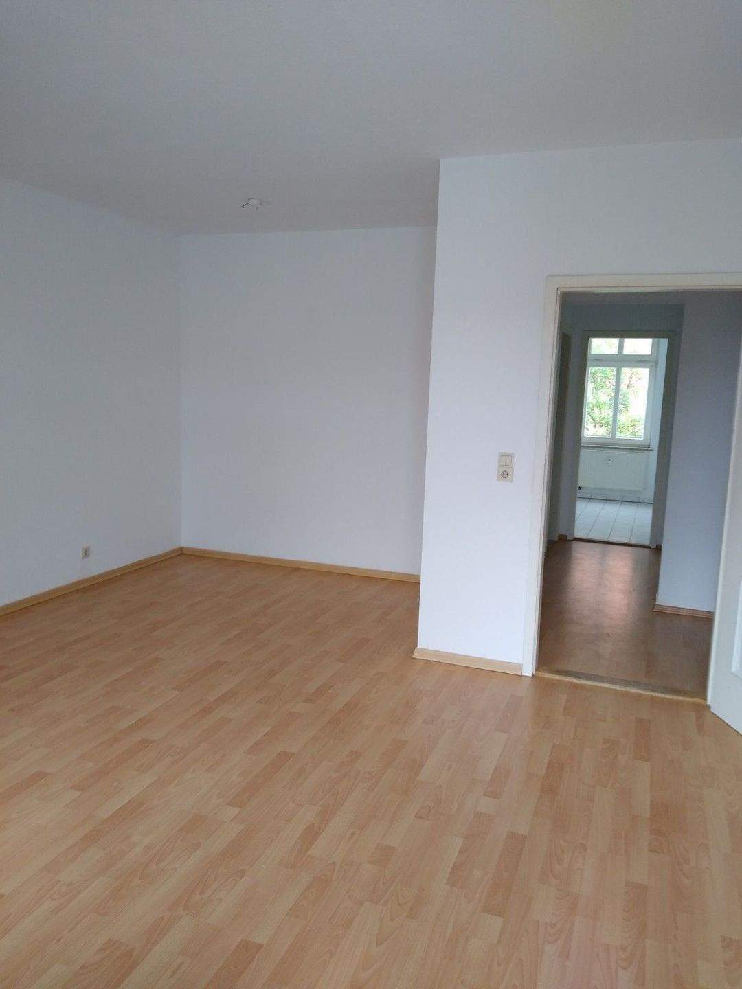 Schöne 2 Raum WG Wohnung mit Balkon in ruhiger Lage von Chemnitz – Chemnitz – Vorschaubild 2
