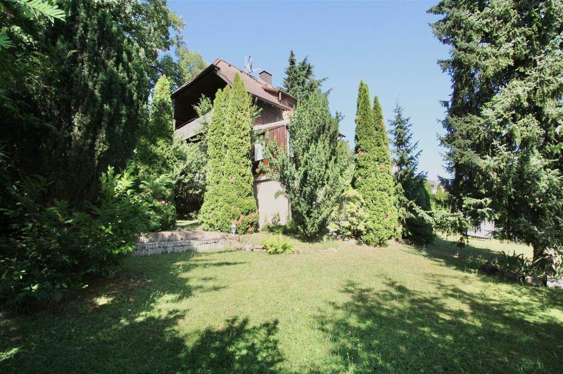 ***Baupotenzial für großzügiges Familienidyll & Homeoffice-Refugium...vereint im Grünen mit Nähe zu Frankfurt! – Kronberg – Bild 1 von 9