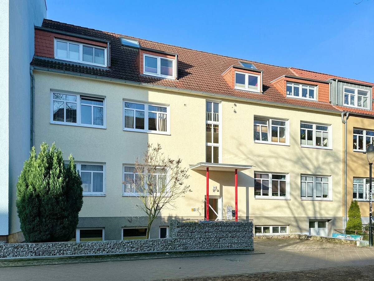 Ruhige Lage, Terrasse & Gartenzugang - vertragsfreie 3-Zimmer-Wohnung zum fairen Preis – 18119 Rostock – Bild 1 von 9