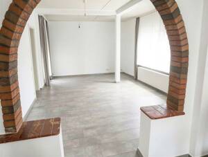 Gepflegtes Zweifamilienhaus mit solider Bausubstanz, Dachterrasse, Kaminofen und Garage! – 28237 Bremen – Vorschaubild 2