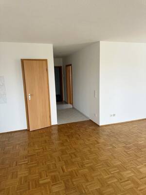Einziehen & Wohlfühlen! 2-Zimmer-Wohnung, guter Schnitt + Parkett + Bad mit Wanne + Balkon – 99097 Erfurt – Vorschaubild 3