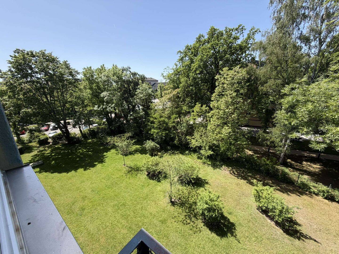 Sanierte 1 Zimmerwohnung mit tollem Ausblick im Dachgeschoss des Hauses – Berlin – Vorschaubild 7