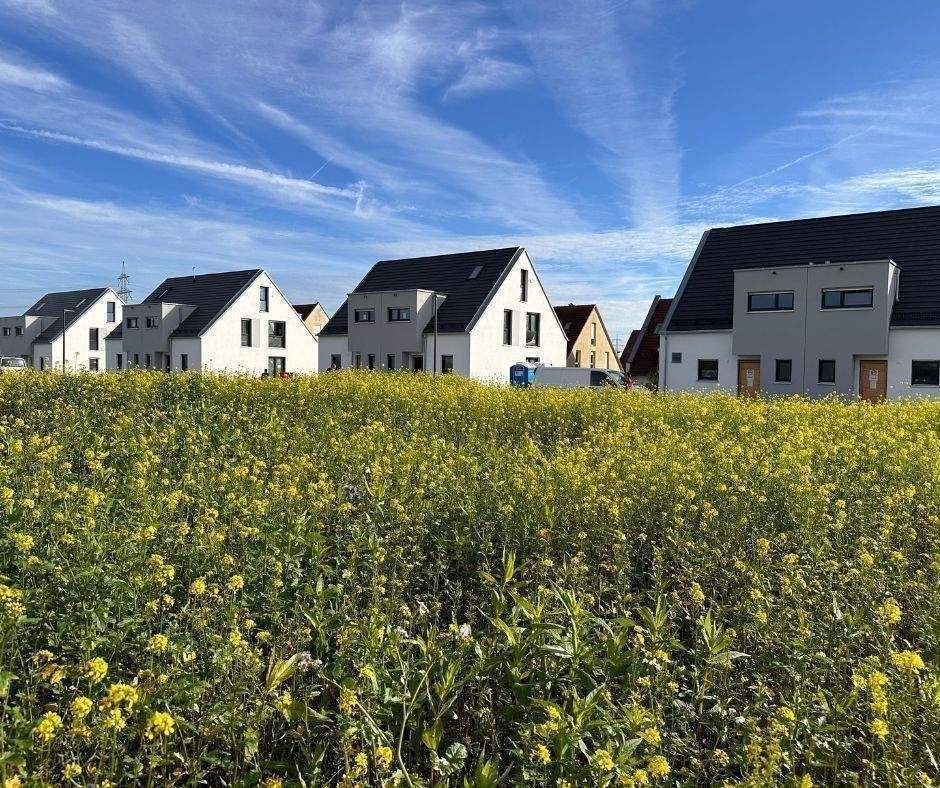 Baubeginn erfolgt ! Bezug Ende 26 ! Doppelhaushälfte mit 414m² Grundstück ! – Erlangen – Bild 1 von 9