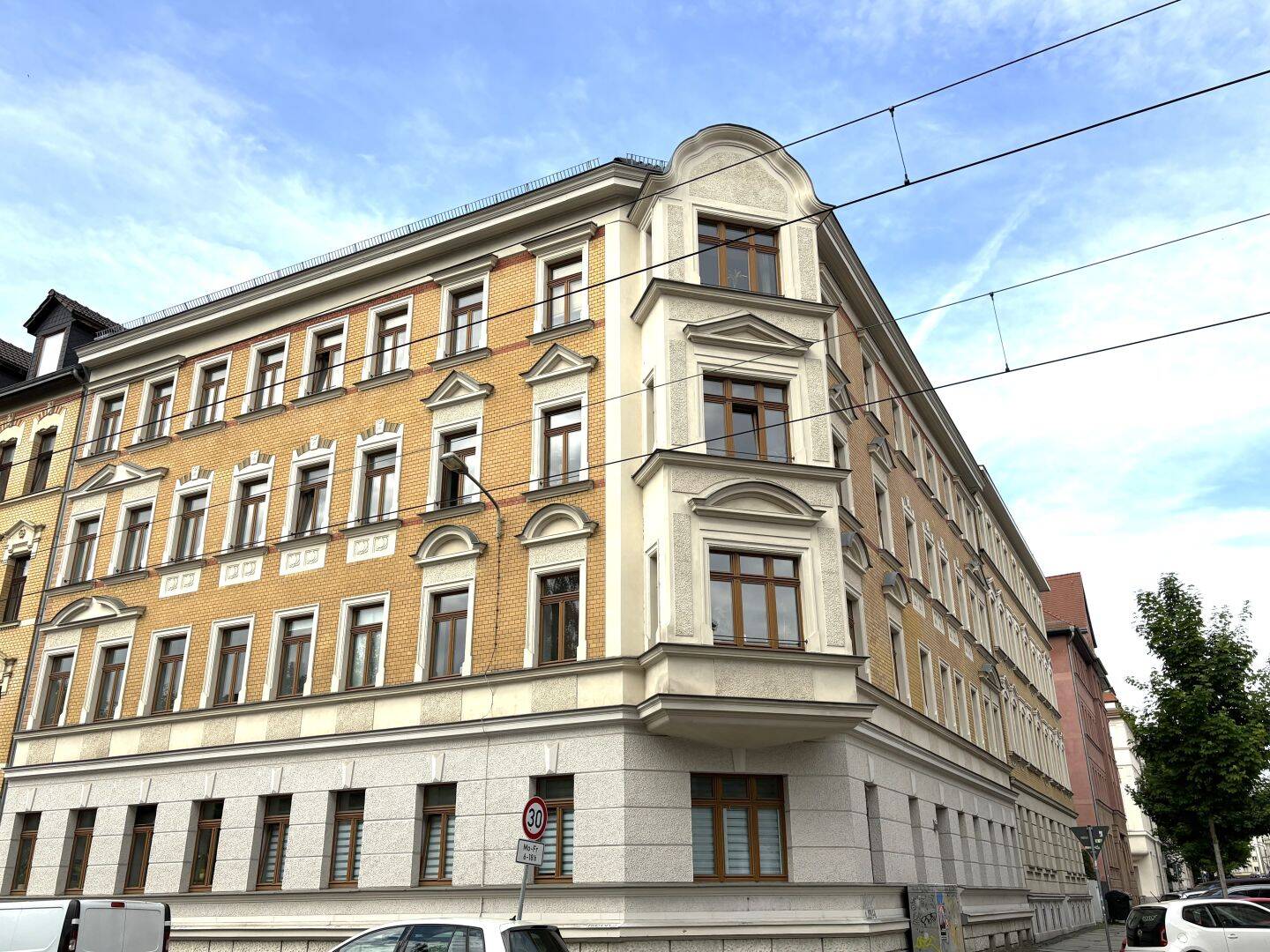 Leipzig-Gohlis - Attraktive vermietete 3-Zimmer-Wohnung mit Loggia im denkmalgeschützten Altbau