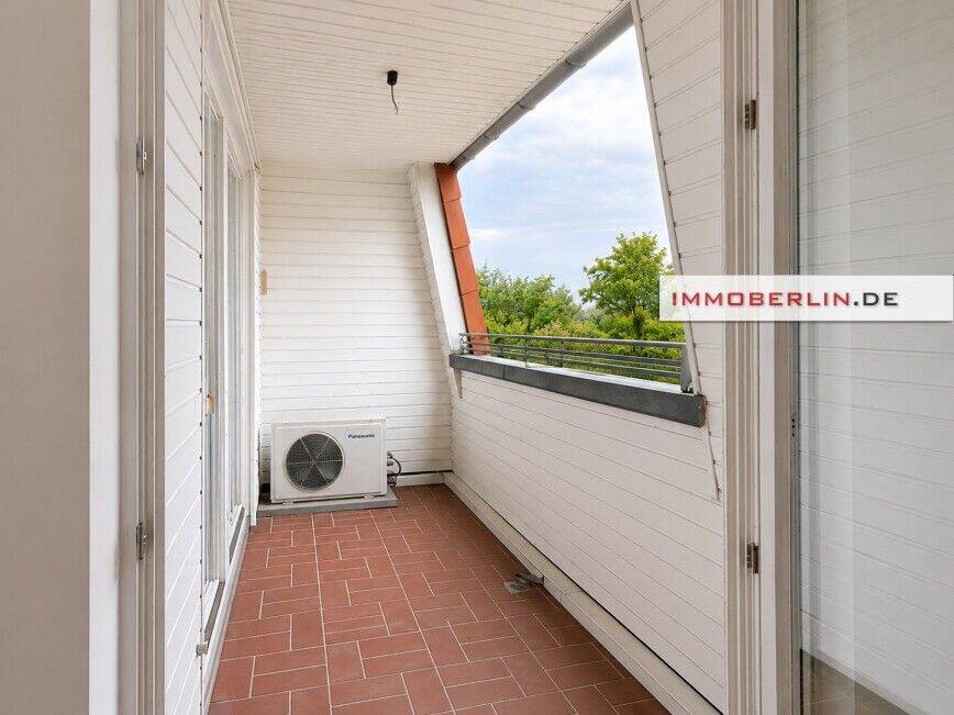 IMMOBERLIN.DE - Frisch sanierte Dachgeschosswohnung mit Sonnenterrasse in gefragter Steglitzer Lage – Berlin – Vorschaubild 3