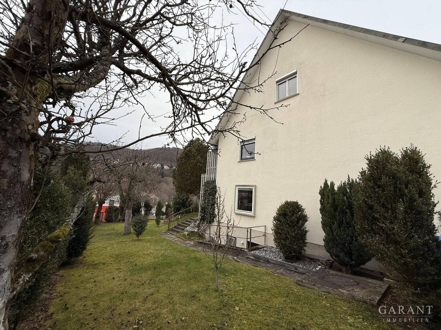 Das Haus für Ihre Familie - hell, großzügig, mit schönem Garten – Albstadt – Vorschaubild 3