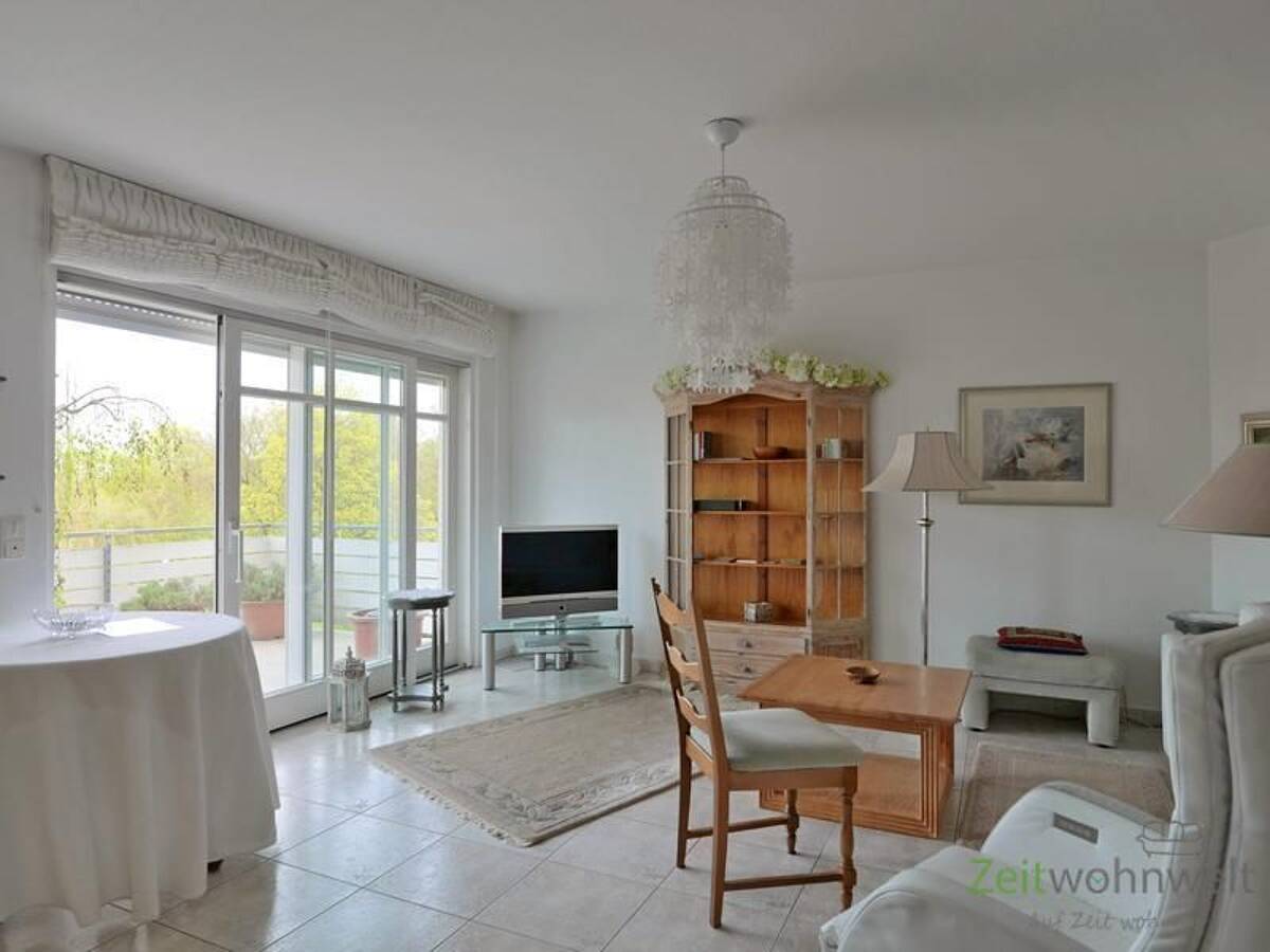 (EF0981_M) Kassel-Stadt: Bad Wilhelmshöhe, helle möblierte 2-Zimmer-Wohnung mit Balkon, WLAN und großer Einzelgarage – 34131 Kassel – Bild 1 von 9