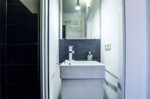 Helles, stilvolles Apartment mit Balkon und modernem Wohnkomfort (möbliert) – 50996 Köln – Vorschaubild 7