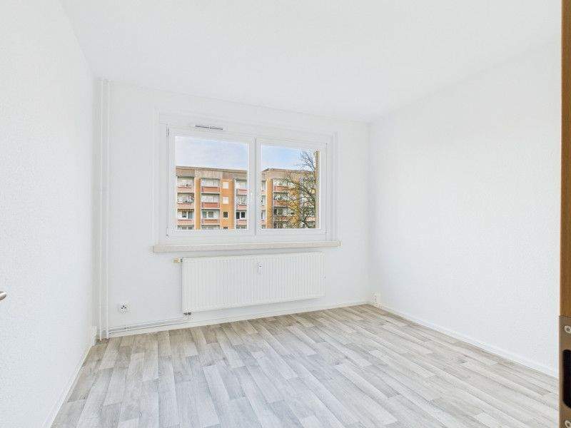 2-Raum-Wohnung mit Balkon auf dem südlichen Sonnenberg – Chemnitz – Vorschaubild 2