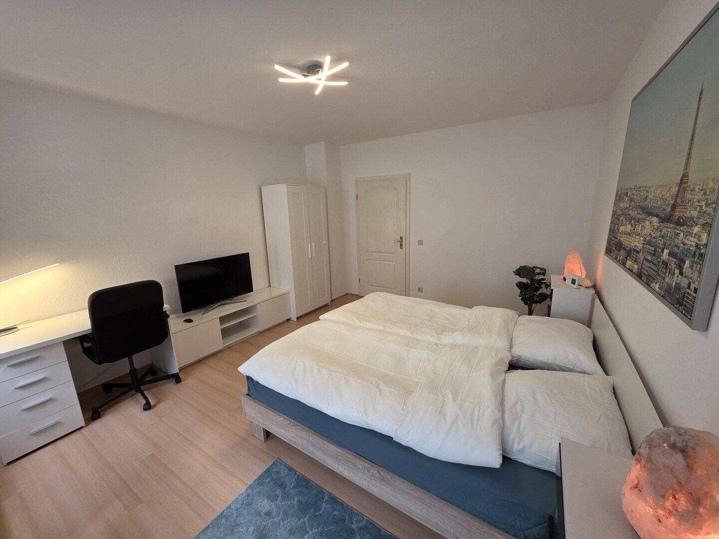 Furnished premium bedroom in a shared 2-bedroom apartment with balcony - all bills included – Leipzig – Vorschaubild 2