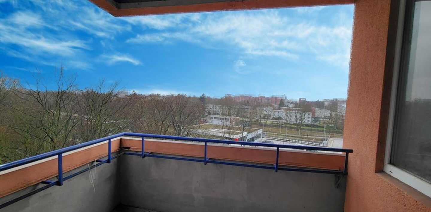 Moderne Loggia mit freiem Ausblick – Hamburg – Vorschaubild 2