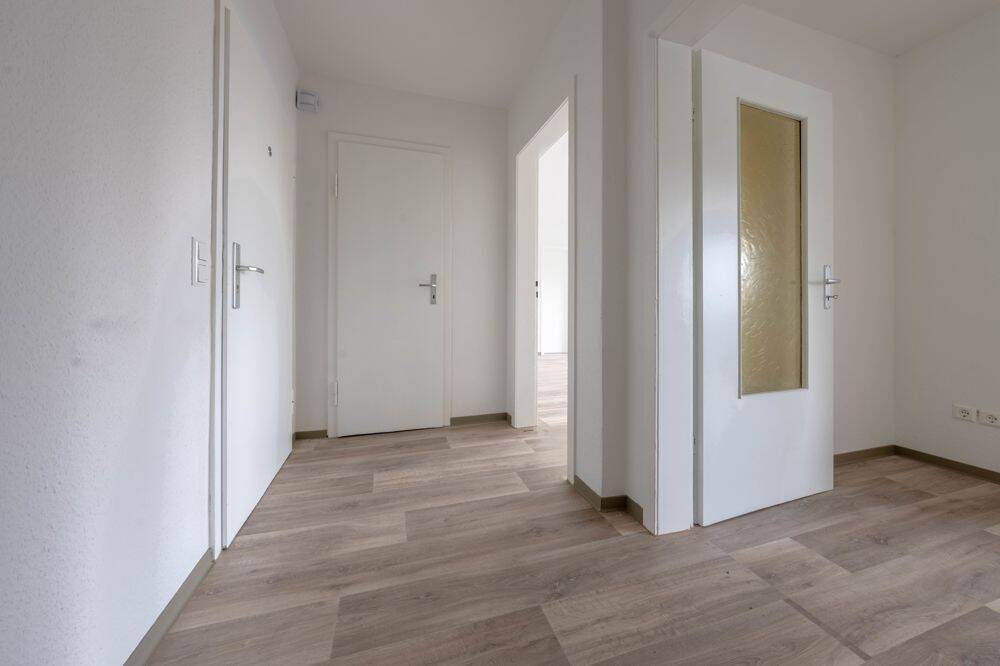 Helle, frisch renovierte 2-Zimmer-Wohnung in Bahnhofsnähe – Lünen – Vorschaubild 2