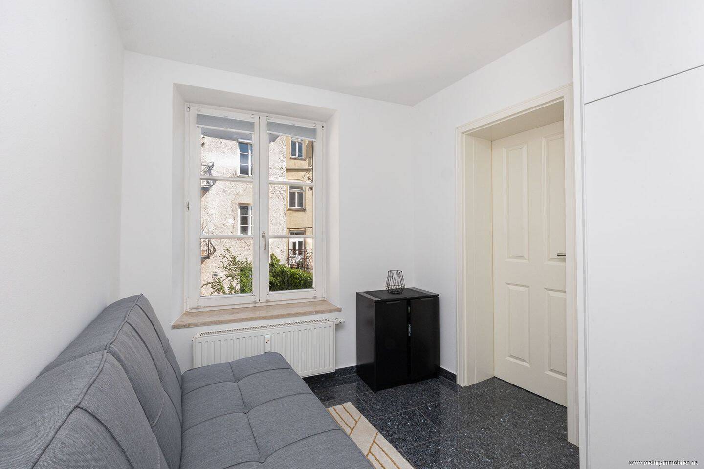 Jugendstiljuwel in Bestlage Maxvorstadt: 4-Zi.-Maisonettewhg. (RGB im DG) mit Balkon & Dachterrasse. – München – Vorschaubild 9