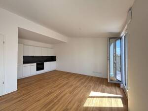 ERSTBEZUG! Coole 3-RW mit Ankleide, Wanne & Dusche, EBK und mehr !!!