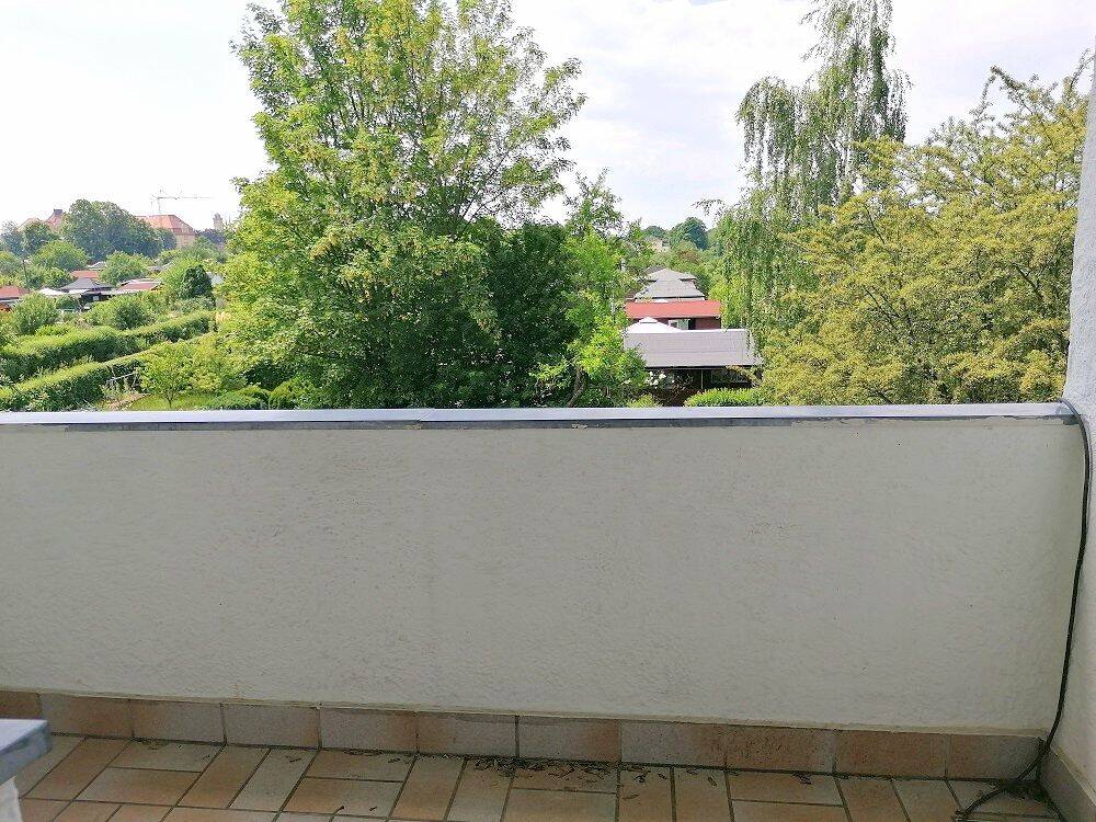 !! 4-Zimmer-Wohnung mit Balkon, Laminat und Parkett !! – Chemnitz – Vorschaubild 9
