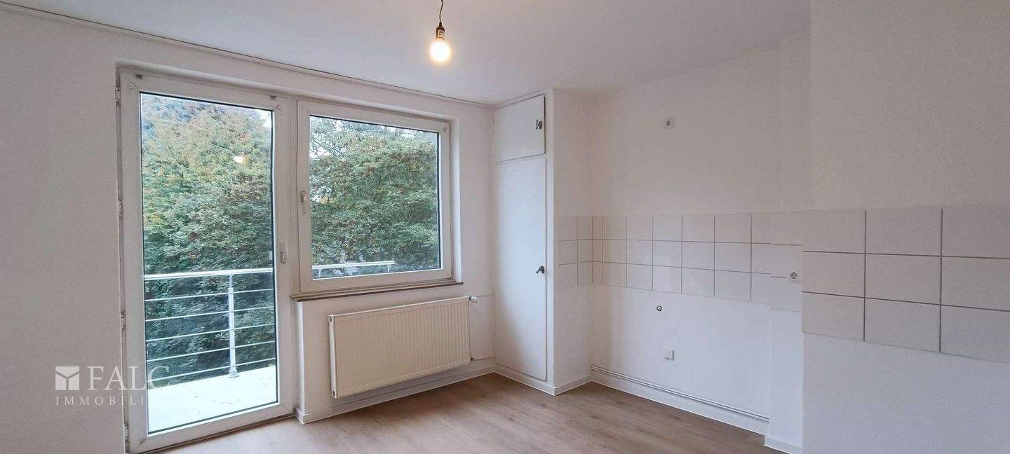 Schöne Wohnung mit Balkon in Gelsenkirchen – Gelsenkirchen – Vorschaubild 2