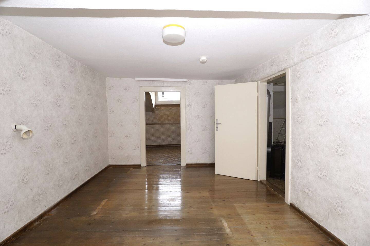 Charmantes kleines Reihenmittelhaus, sanierungsbedarf. – Lambrecht – Vorschaubild 9