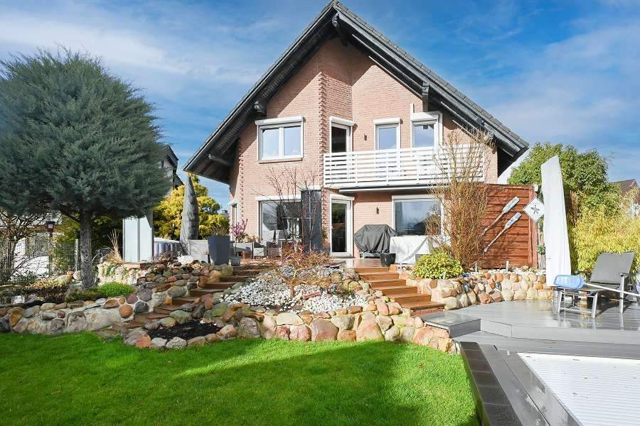 Stilvolle Oase mit Pool, Gartenidylle & modernem Wohnkomfort in Top Lage von Hildesheim Itzum! – Hildesheim – Bild 1 von 9
