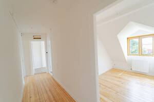 4-Zimmer-Altbauwohnung, 110 m², frisch renoviert, neue EBK und Gemeinschaftsgarten – 23554 Lübeck – Vorschaubild 8