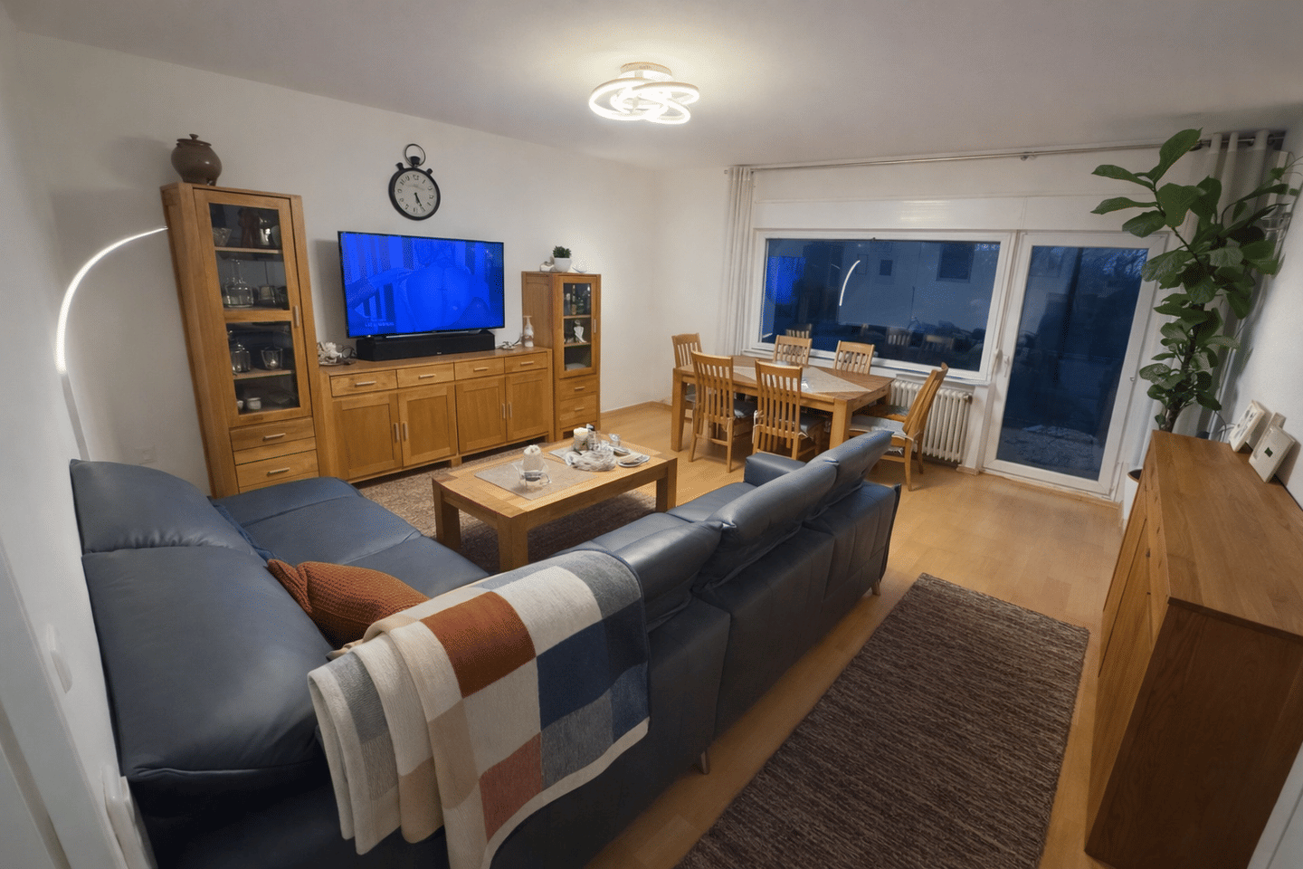 Gepflegte 4-Zimmer-Wohnung mit Garage in ruhiger Wohnlage – Remscheid – Bild 1 von 9