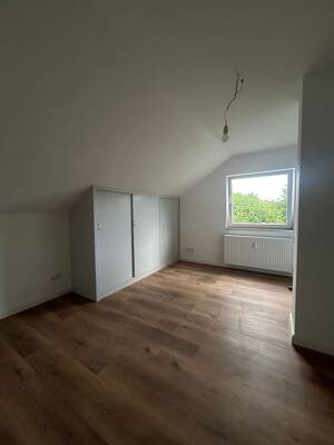 gemütliche Dachgeschosswohnung in ruhiger Wohngegend – 24145 Kiel – Vorschaubild 2