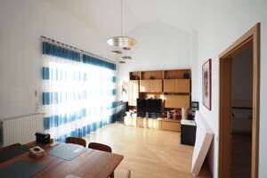 Attraktive, moderne und helle 3- Zimmer-Seniorenwohnung mit Dachterrasse in Fürth-Süd – 90763 Fürth – Vorschaubild 4