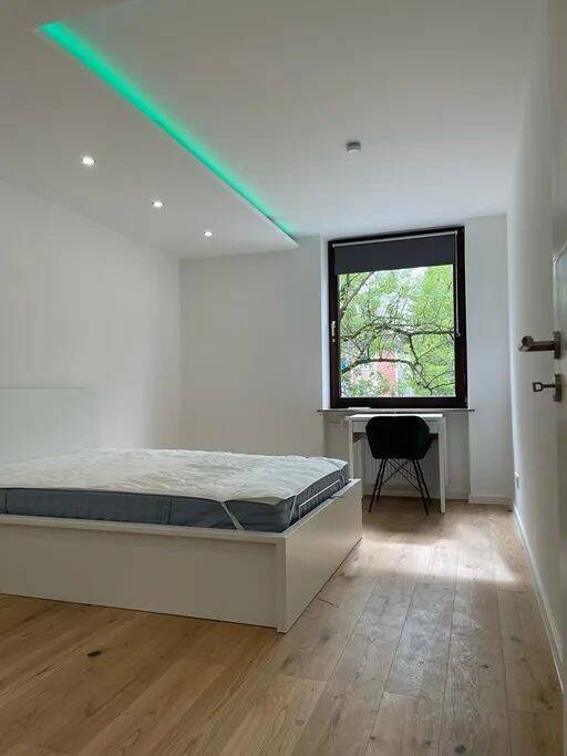 Schwabing! Schönes und großes WG Zimmer mit eigenem Balkon! – München – Vorschaubild 5