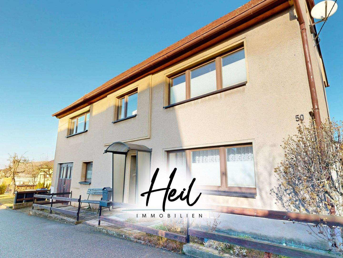 Freistehendes Einfamilienhaus mit 112m² Wohnfläche I 4 Zimmern und Ausbaupotenzial – Colditz – Bild 1 von 9