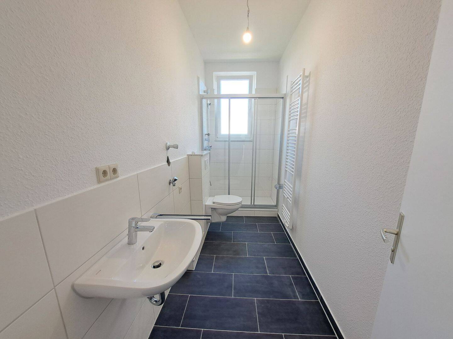 Erstbezug! Frisch sanierte 4-Zimmer-Wohnung mit Balkon und Dusche in Bremerhaven-Lehe! – Bremerhaven – Vorschaubild 7