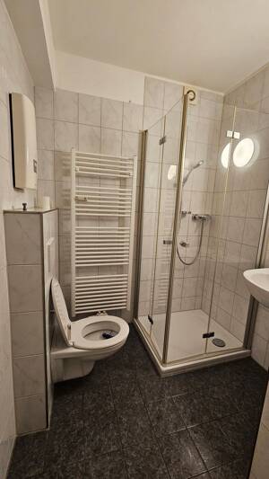 Neu renovierte 2,5-Zimmer-Wohnung mit Aufzug in bester Lage von Duisburg-Duissern – 47058 Duisburg – Vorschaubild 9